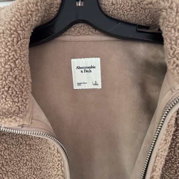 Abercrombie & Fitch Sherpa Teddy Jacket NWOT Full Zip Size S - Picture 3 of 4